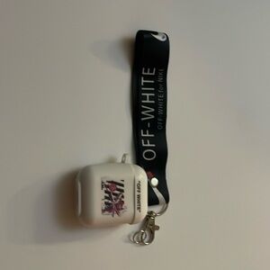 Airpod case color white and black